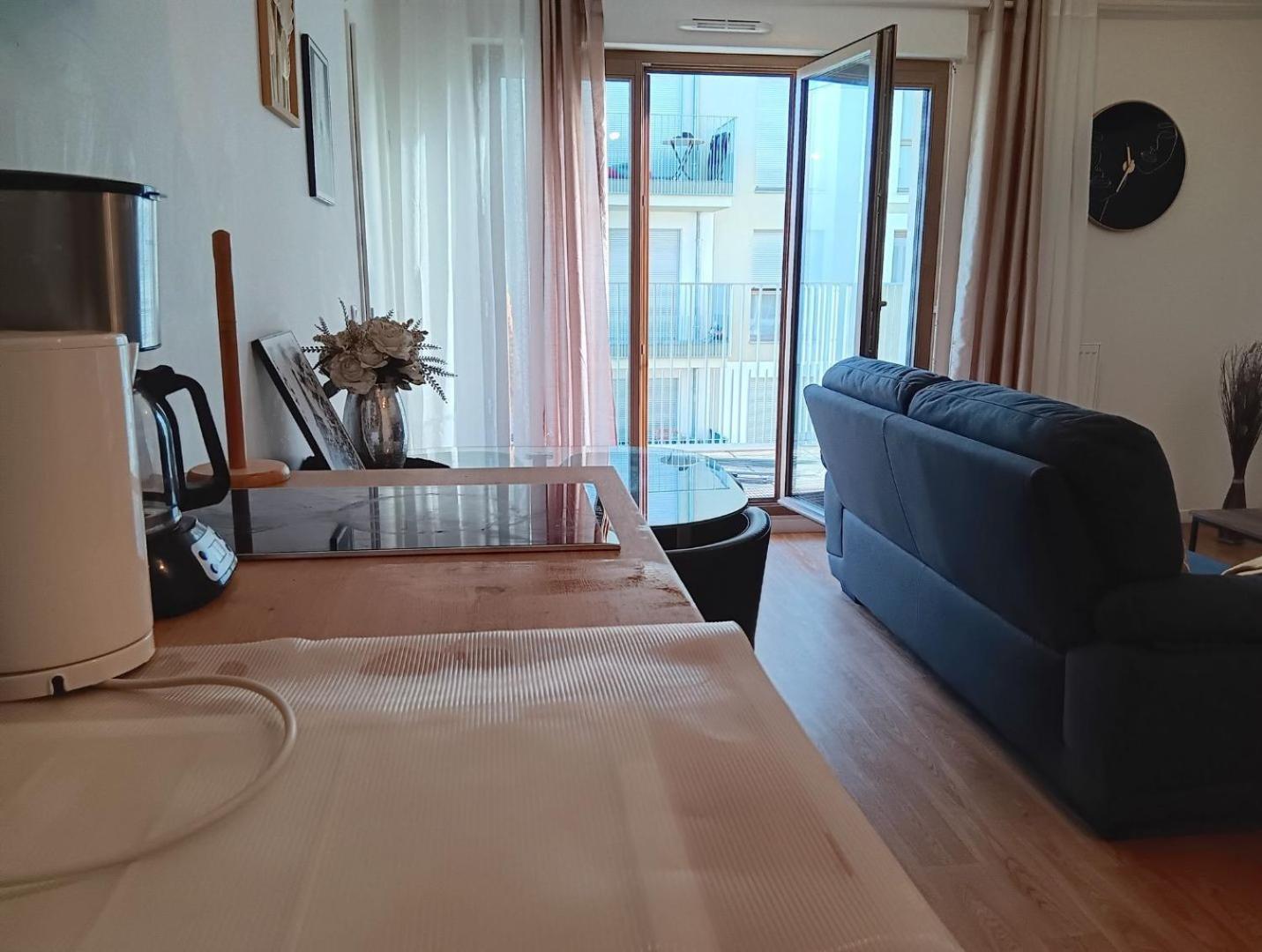 Destiny Appart' Paris -Beauvais-Orly- Podcasts- Stade De France Stains Buitenkant foto